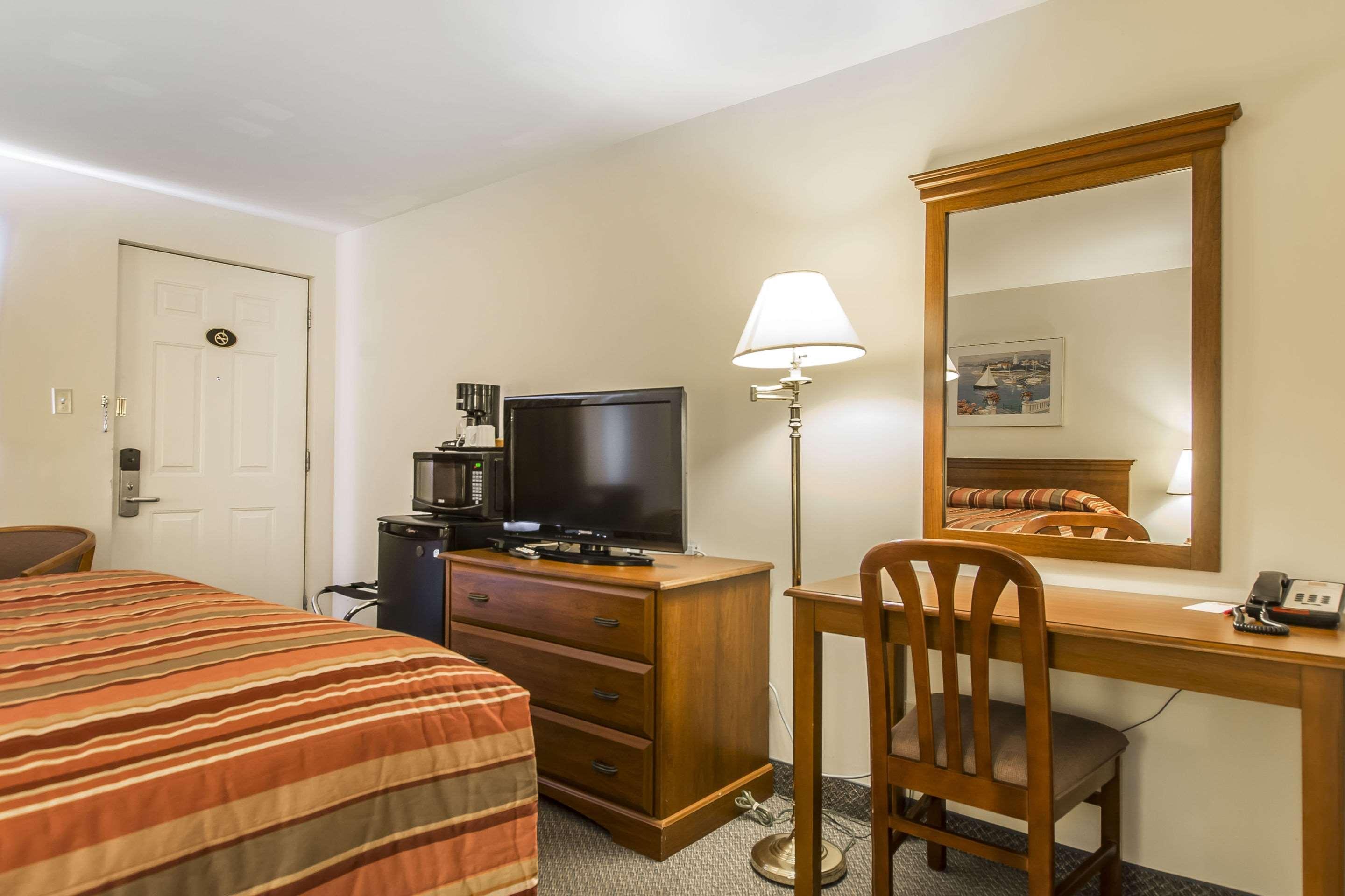 Econo Lodge Inn & Suites Saint John Exteriér fotografie