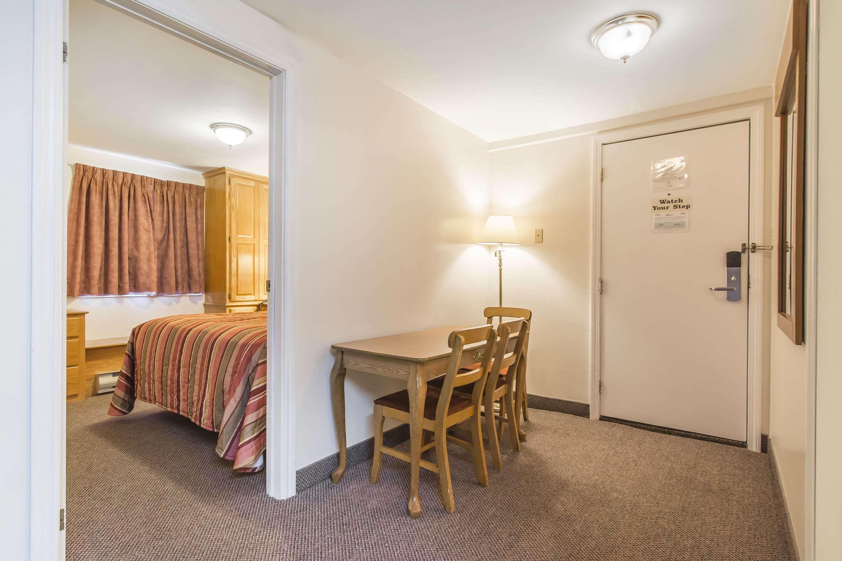 Econo Lodge Inn & Suites Saint John Exteriér fotografie