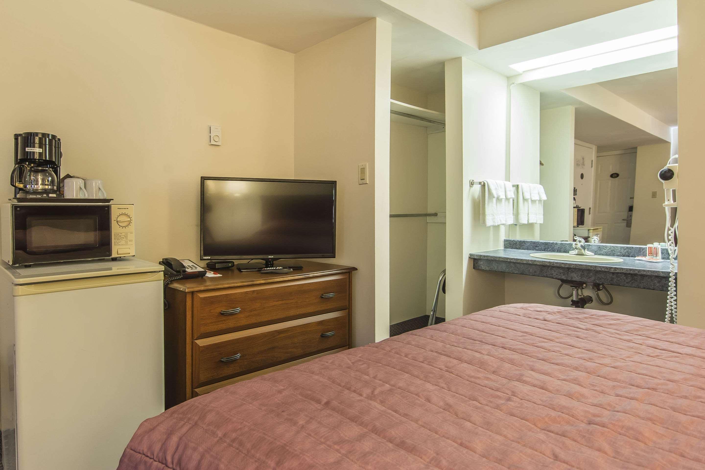 Econo Lodge Inn & Suites Saint John Exteriér fotografie