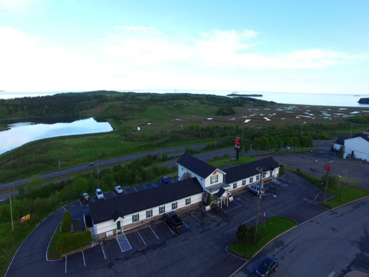 Econo Lodge Inn & Suites Saint John Exteriér fotografie