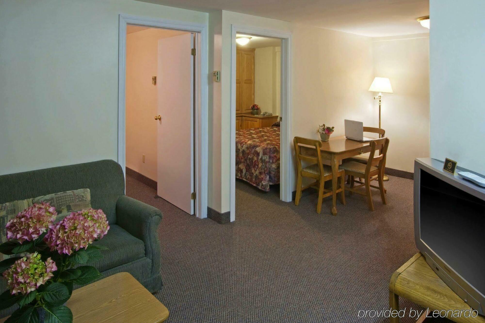 Econo Lodge Inn & Suites Saint John Pokoj fotografie