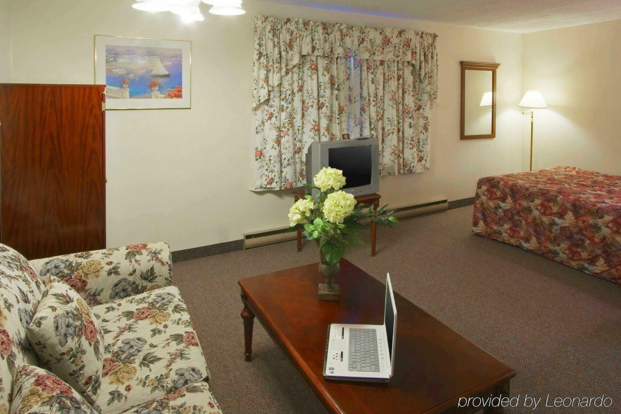 Econo Lodge Inn & Suites Saint John Pokoj fotografie
